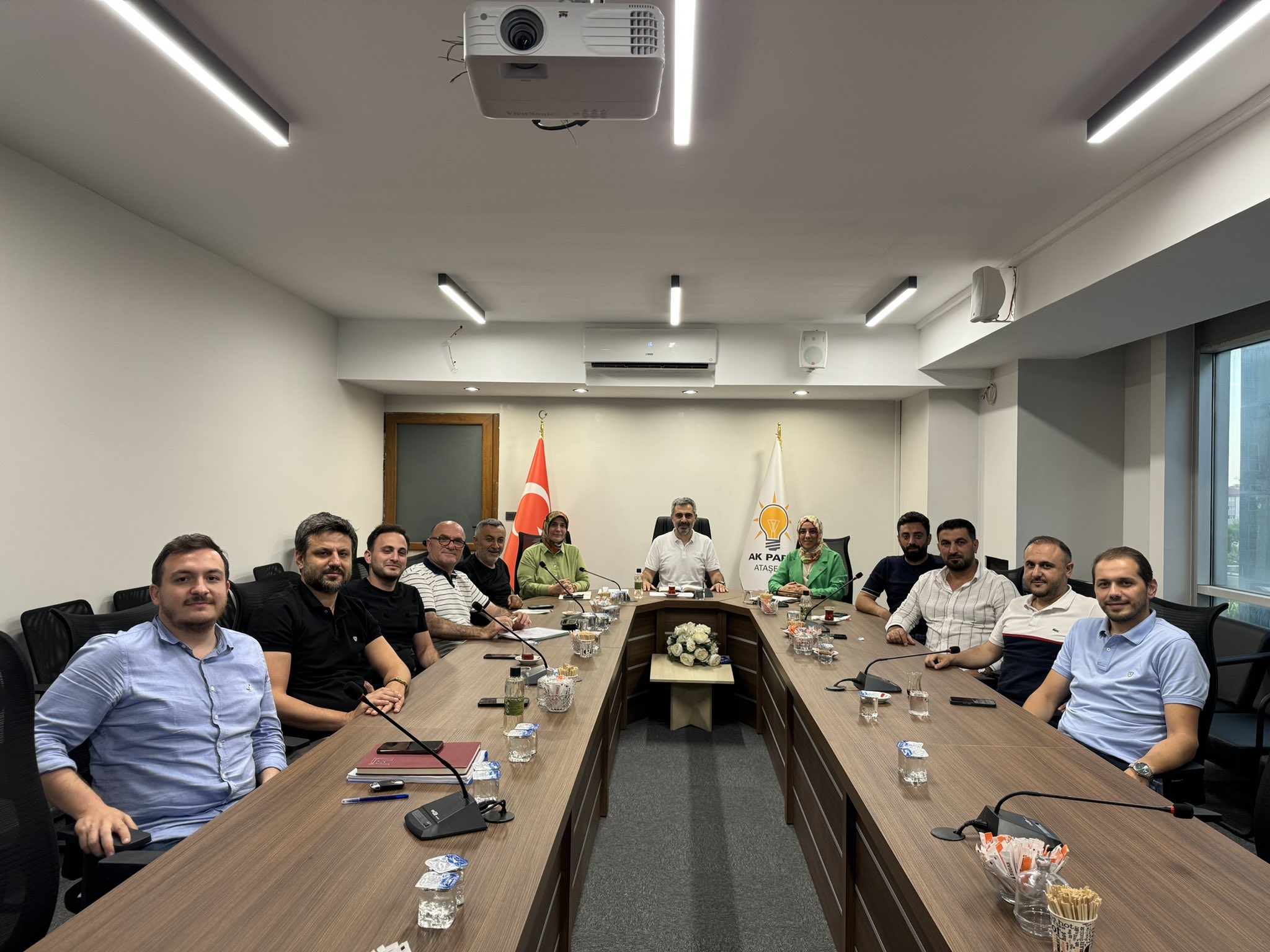 Haftalık yürütme ve yönetim kurulu toplantısı