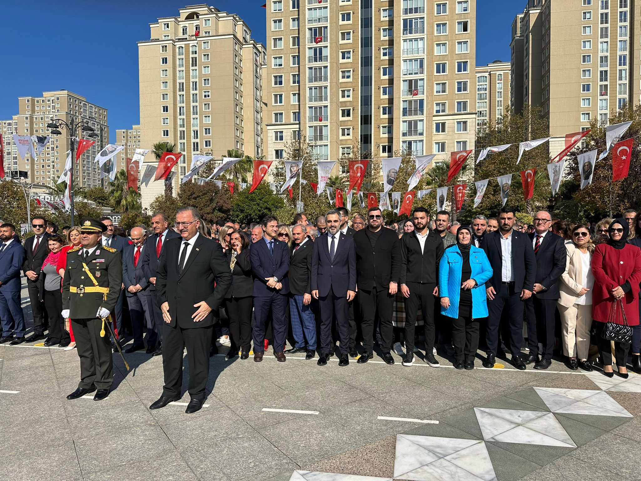 Cumhuriyetimizin 101.Yılı münasebetiyle Ataşehir Kaymakamlığımız tarafından düzenlenen çelenk sunma törenine katılım sağladık.